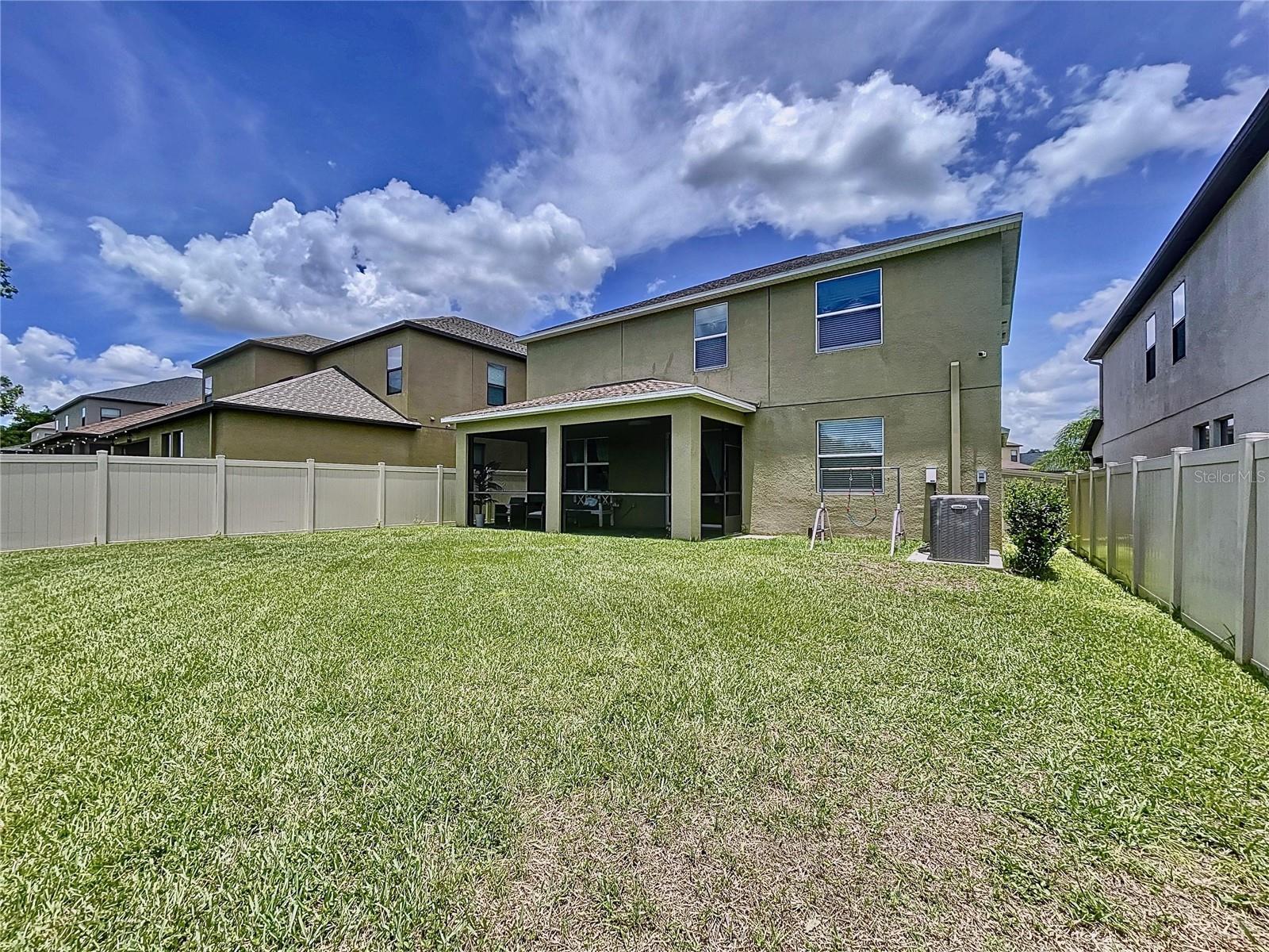 Listing photo id 29 for 14027 Tropical Kingbird Way