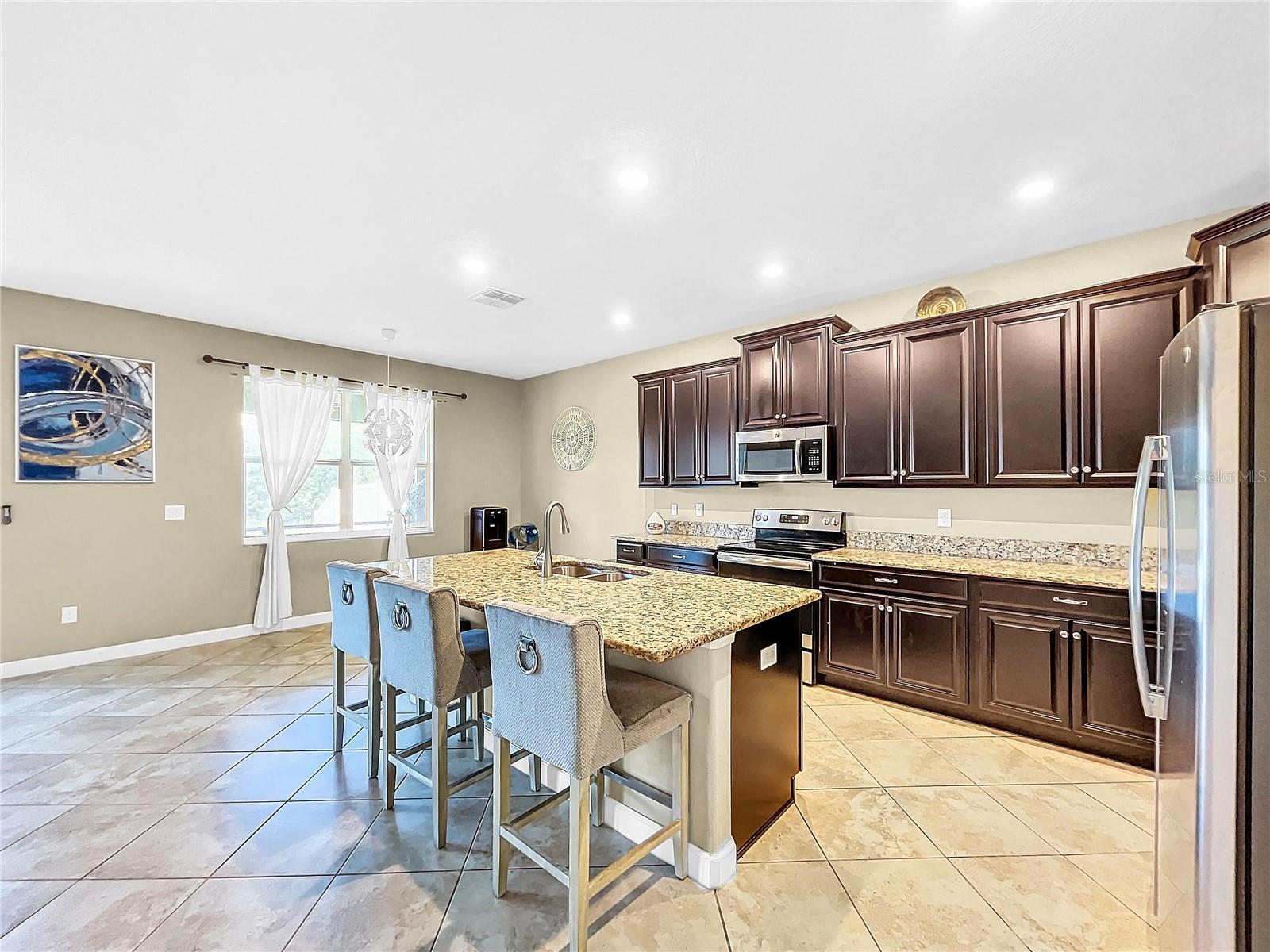 Listing photo id 6 for 14027 Tropical Kingbird Way