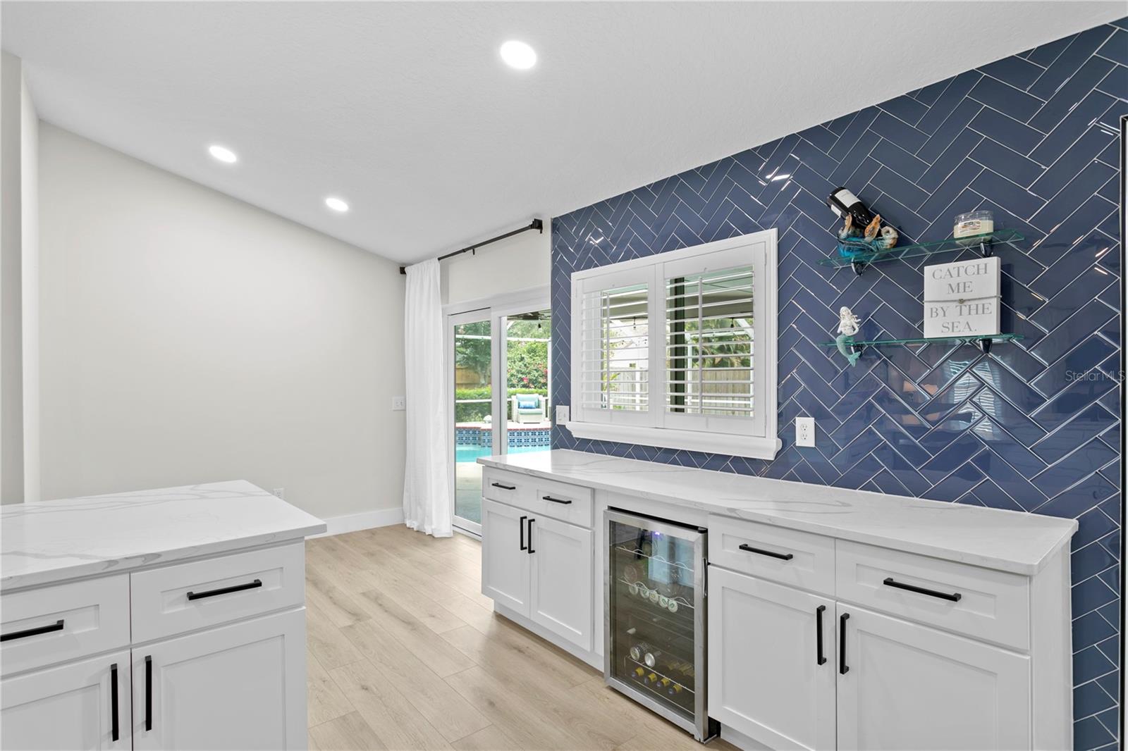 Listing photo id 20 for 15107 Laurel Cove Circle