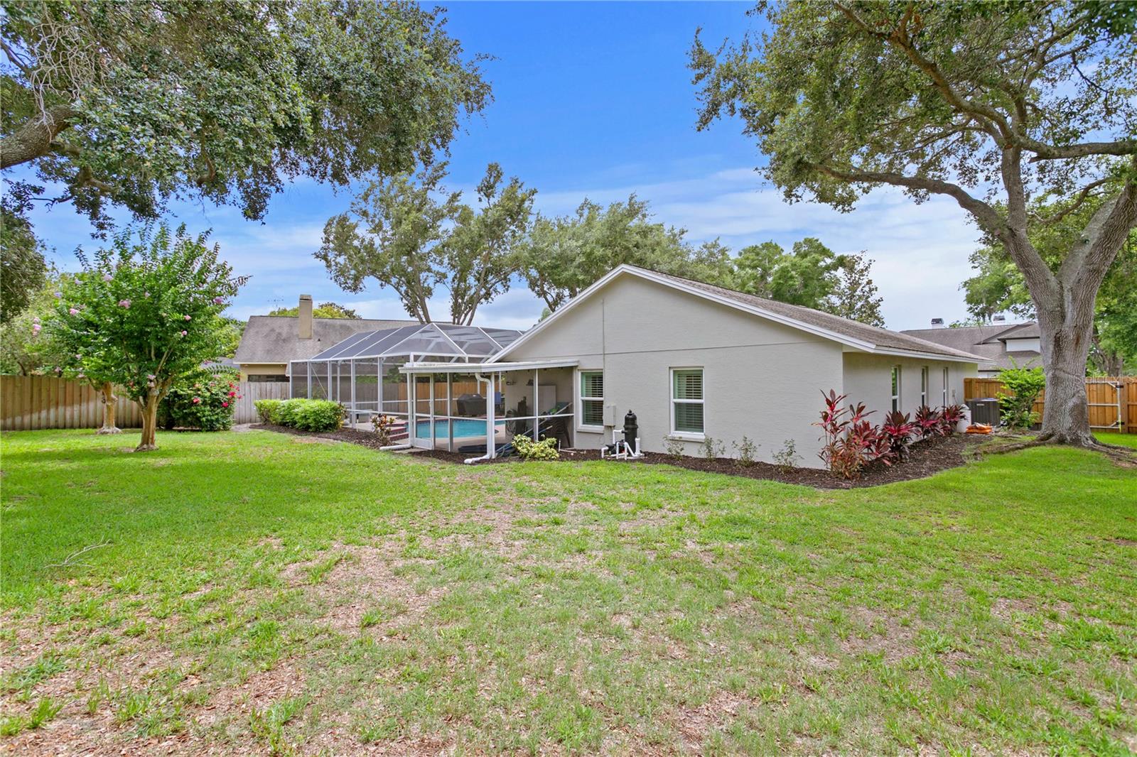 Listing photo id 47 for 15107 Laurel Cove Circle