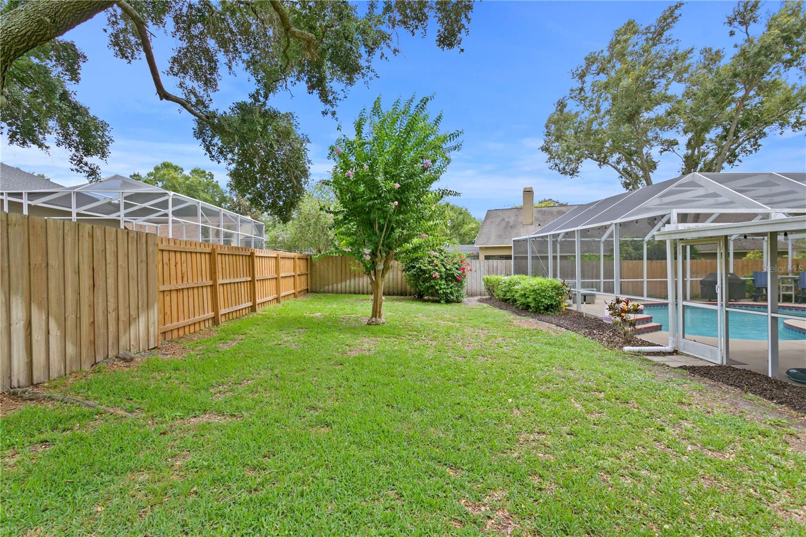 Listing photo id 48 for 15107 Laurel Cove Circle