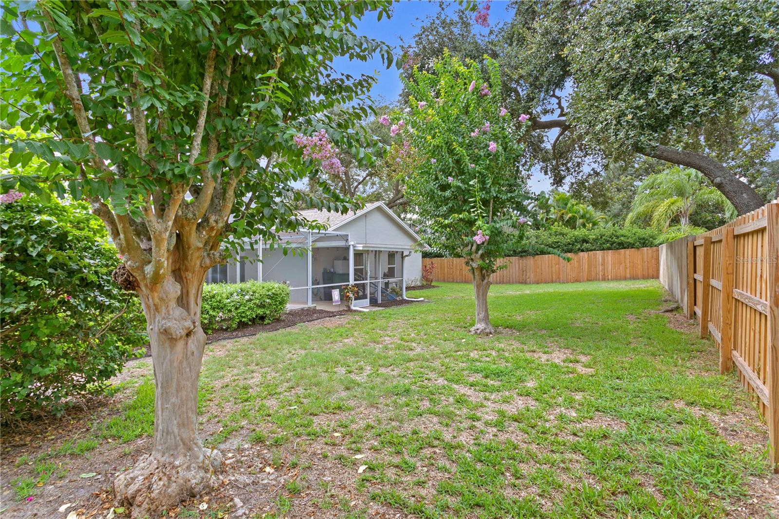 Listing photo id 49 for 15107 Laurel Cove Circle