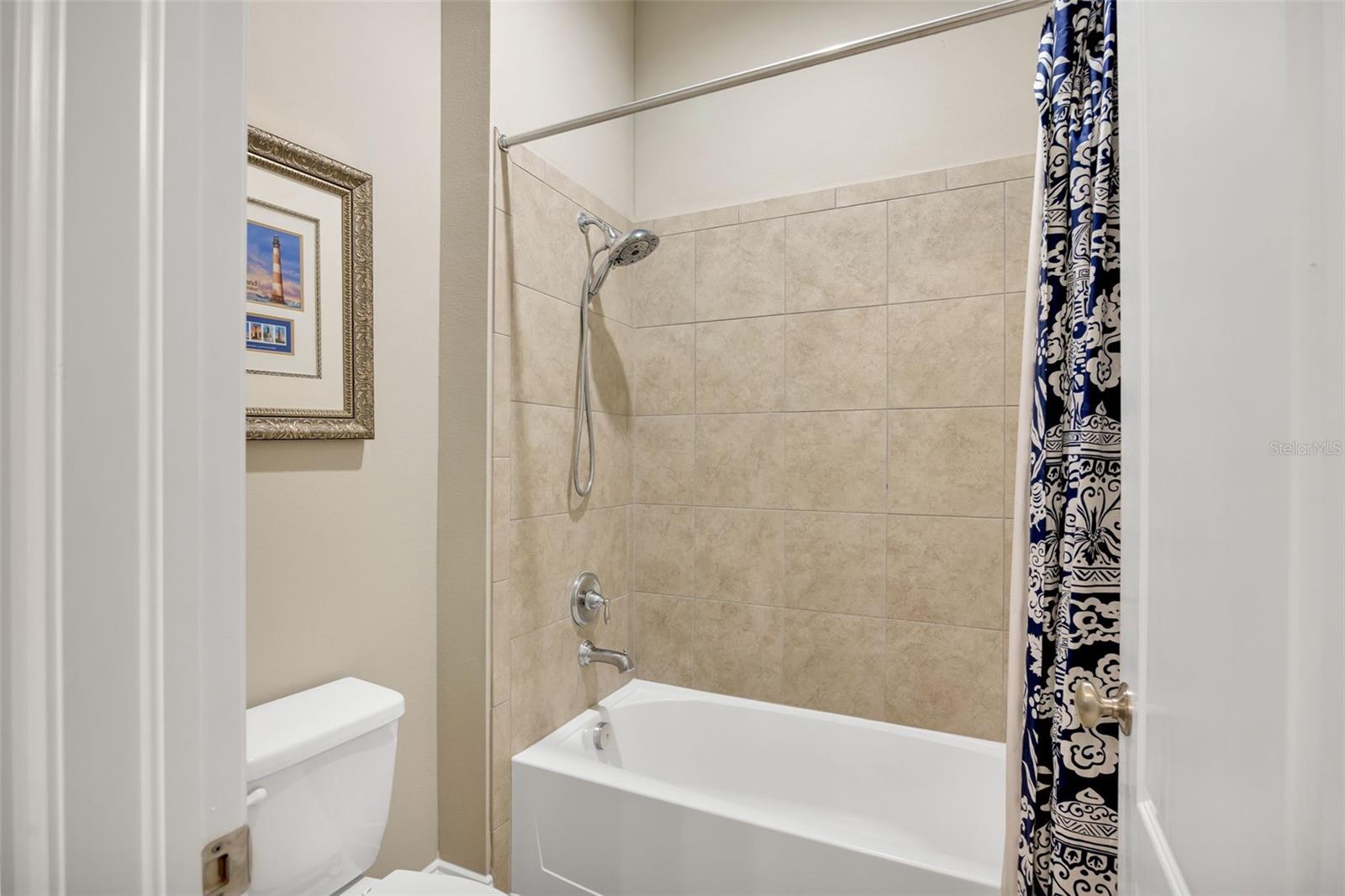 Listing photo id 28 for 6920 Crestpoint Drive