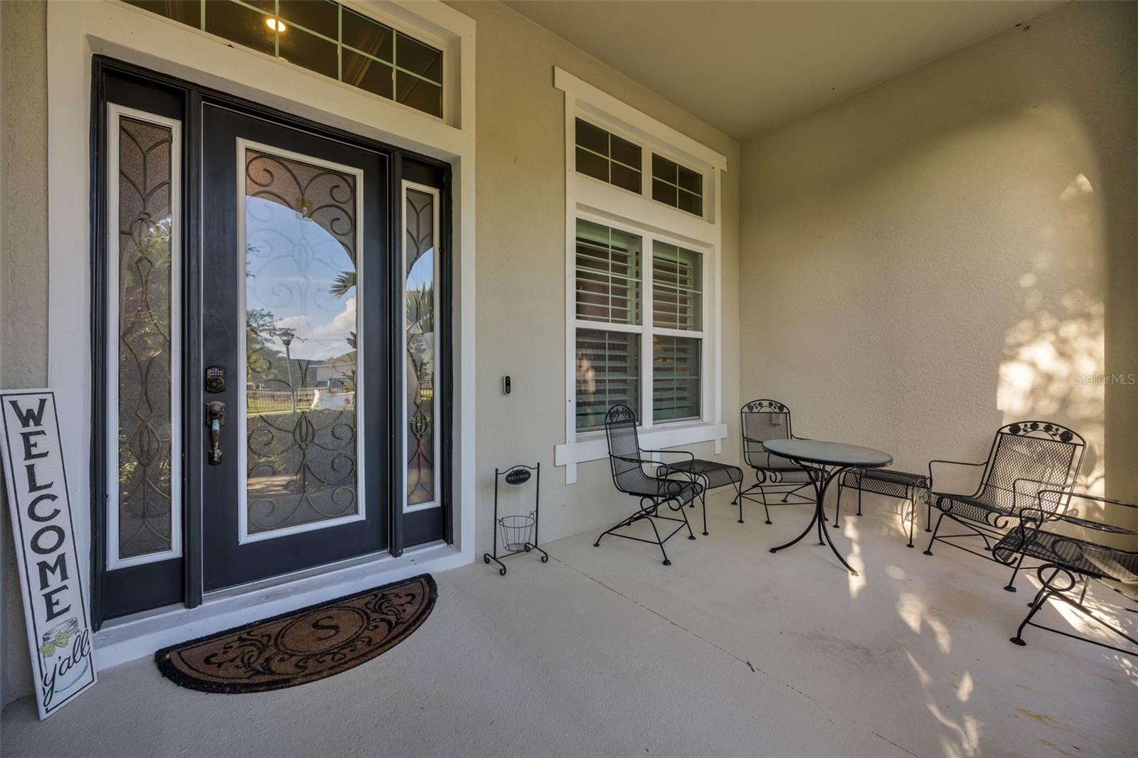 Listing photo id 3 for 6920 Crestpoint Drive