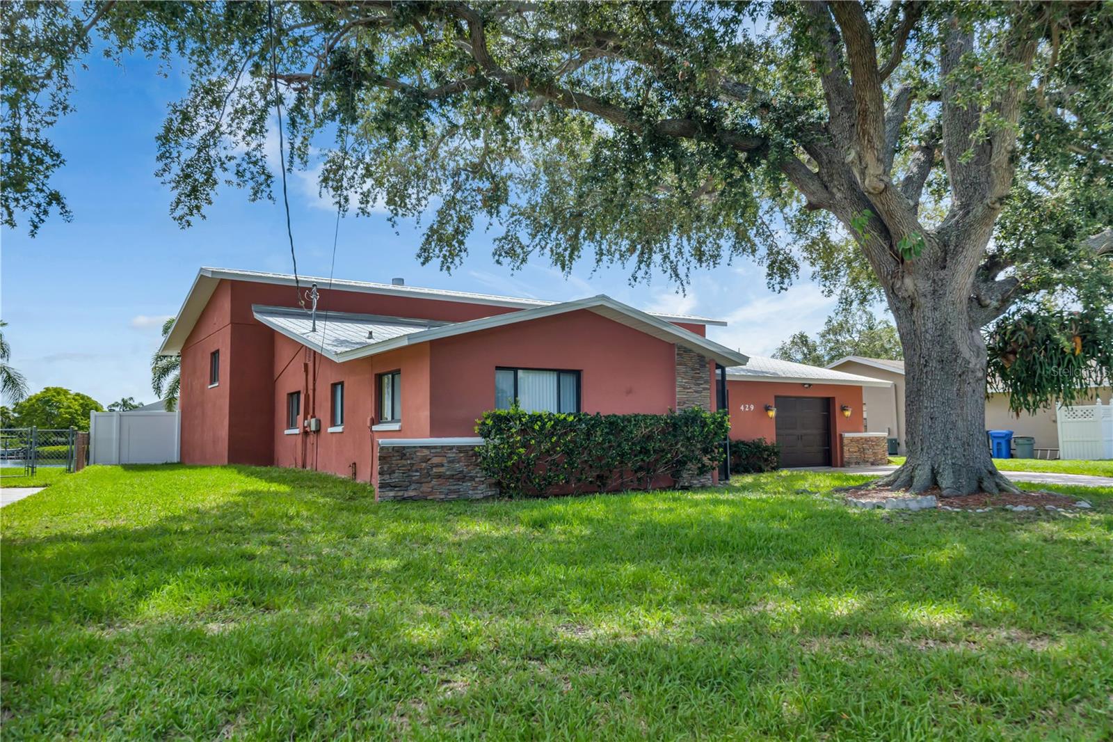 Listing photo id 28 for 429 Flamingo Drive