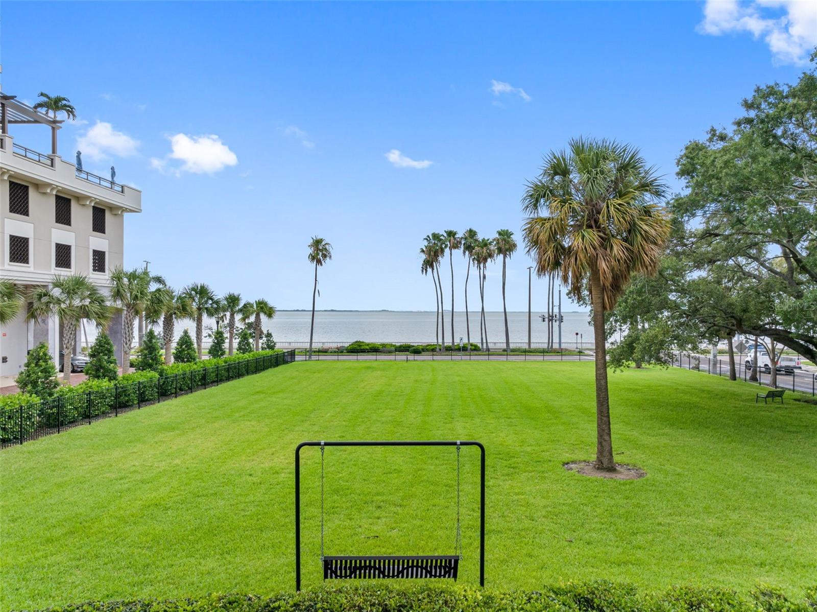 Image 16 of 69 For 2109 Bayshore Boulevard 102