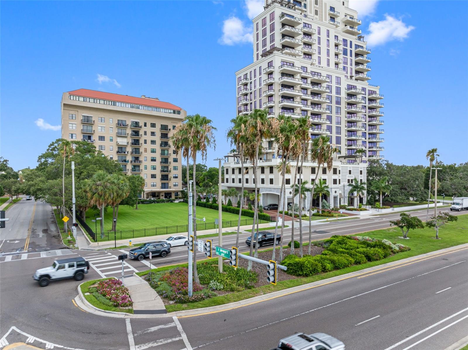 Image 21 of 69 For 2109 Bayshore Boulevard 102