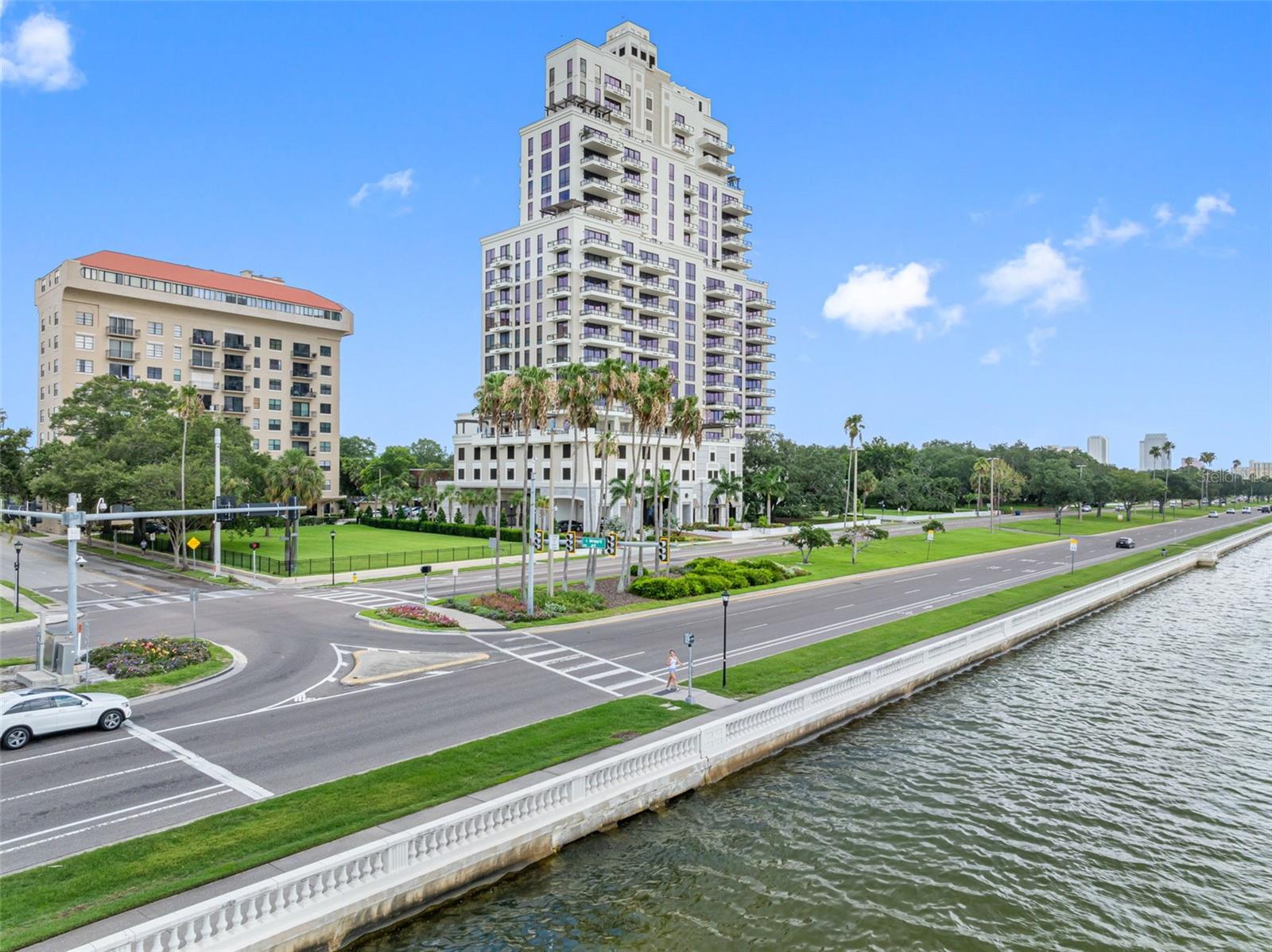 Image 24 of 69 For 2109 Bayshore Boulevard 102