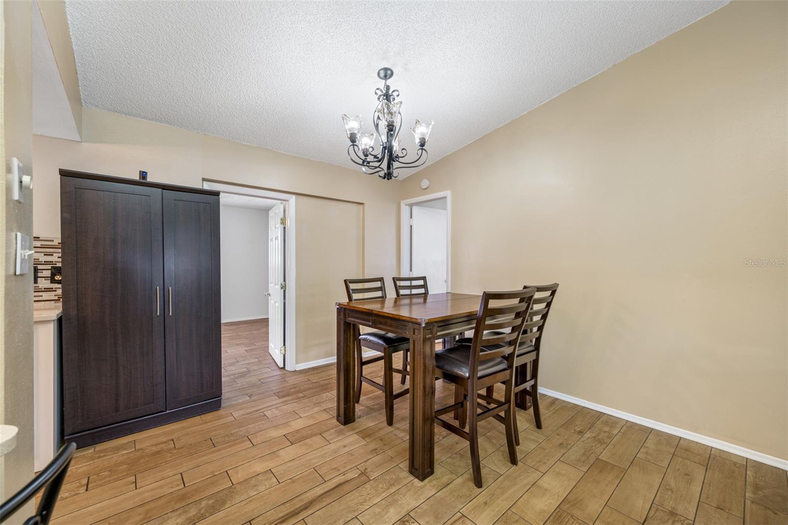 Listing photo id 32 for 7824 Lightfoot Drive