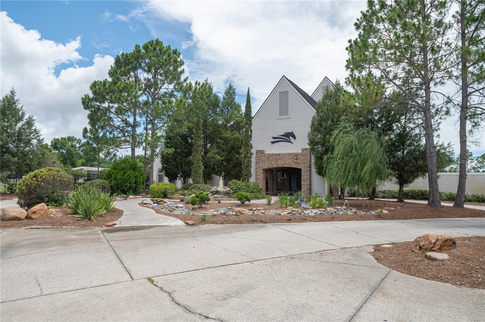 Listing photo id 30 for 6120 Cezanne Avenue