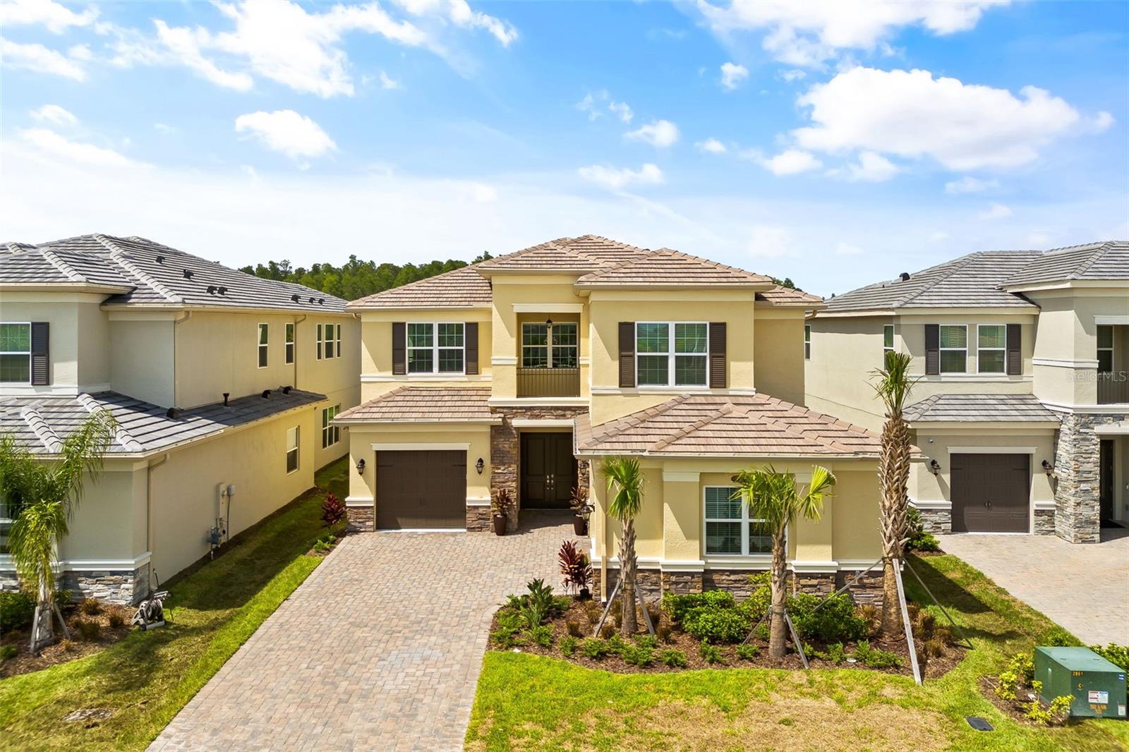 Listing photo id 1 for 32401 Rosewood Meadow Lane