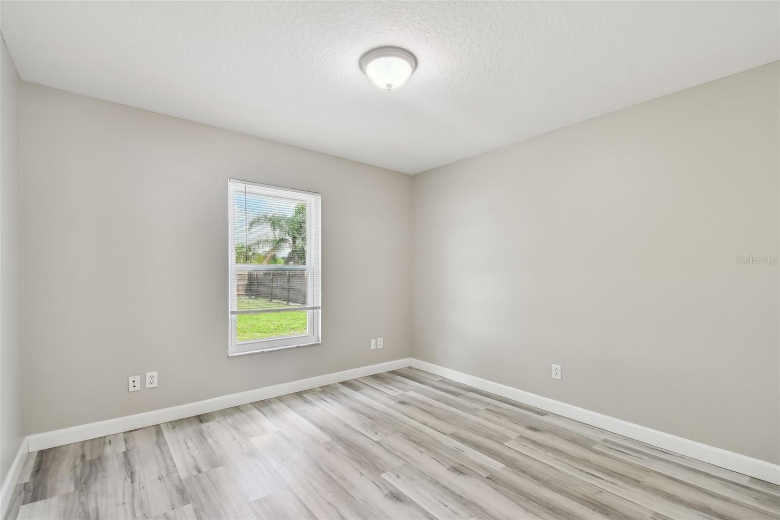 Image 16 of 68 For 5815 33rd Drive E