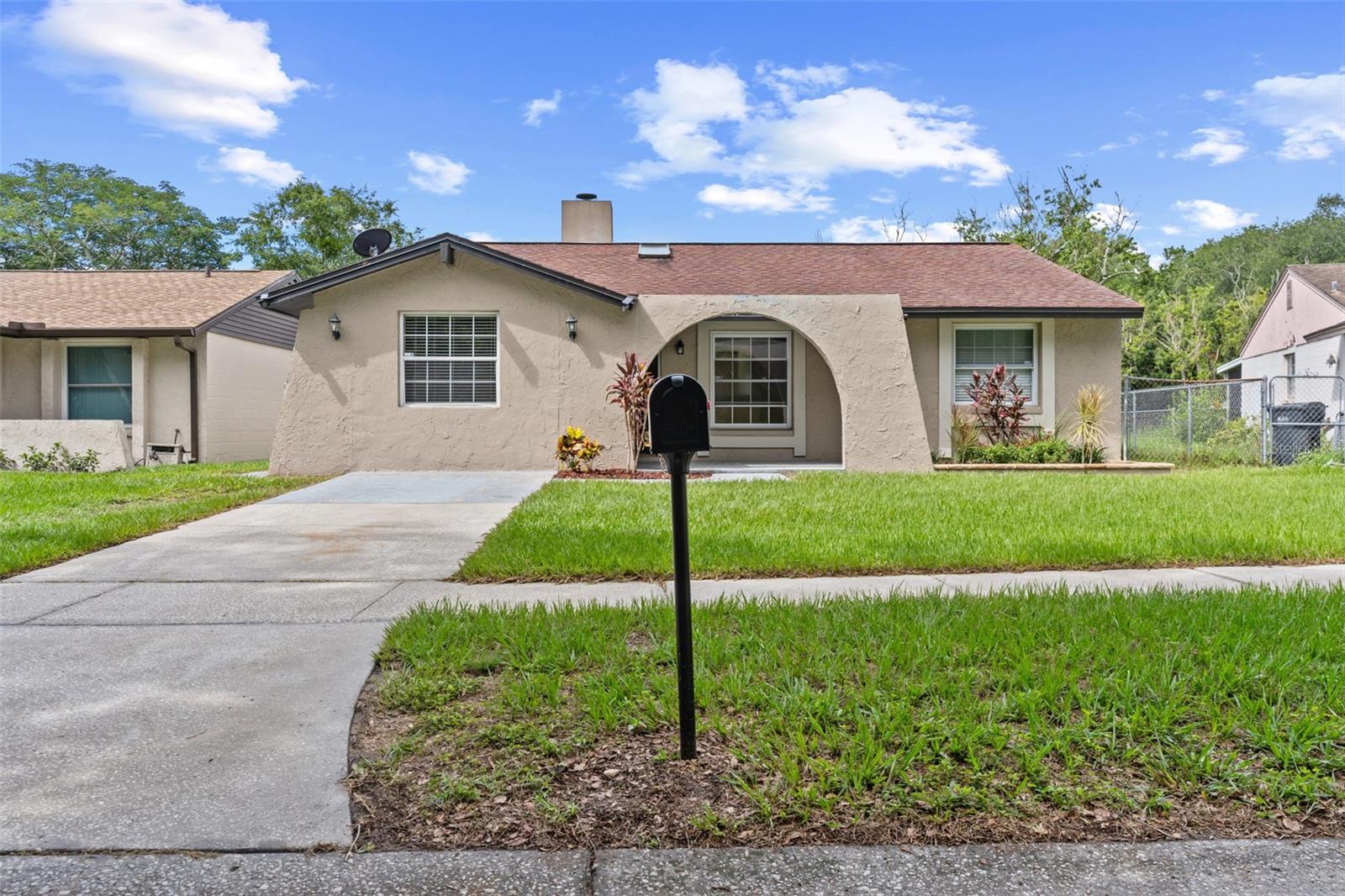 Details for 16124 Foxfire Drive, TAMPA, FL 33618