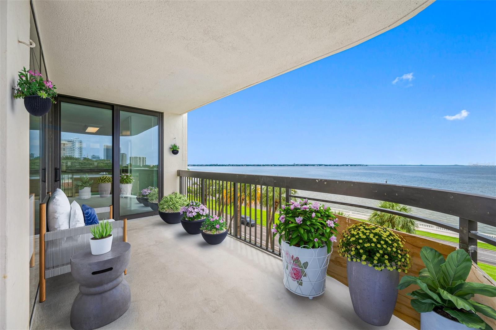 Image 2 of 46 For 2413 Bayshore Boulevard 506