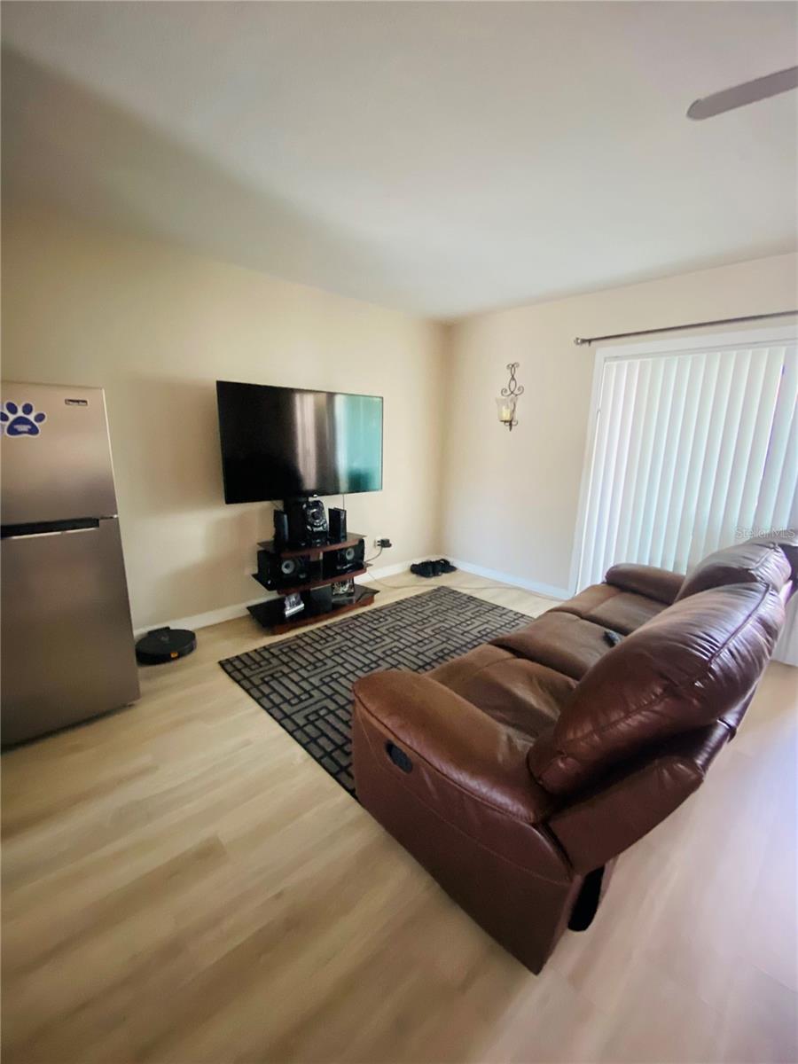 Listing photo id 14 for 7210 Manhattan Avenue 2422