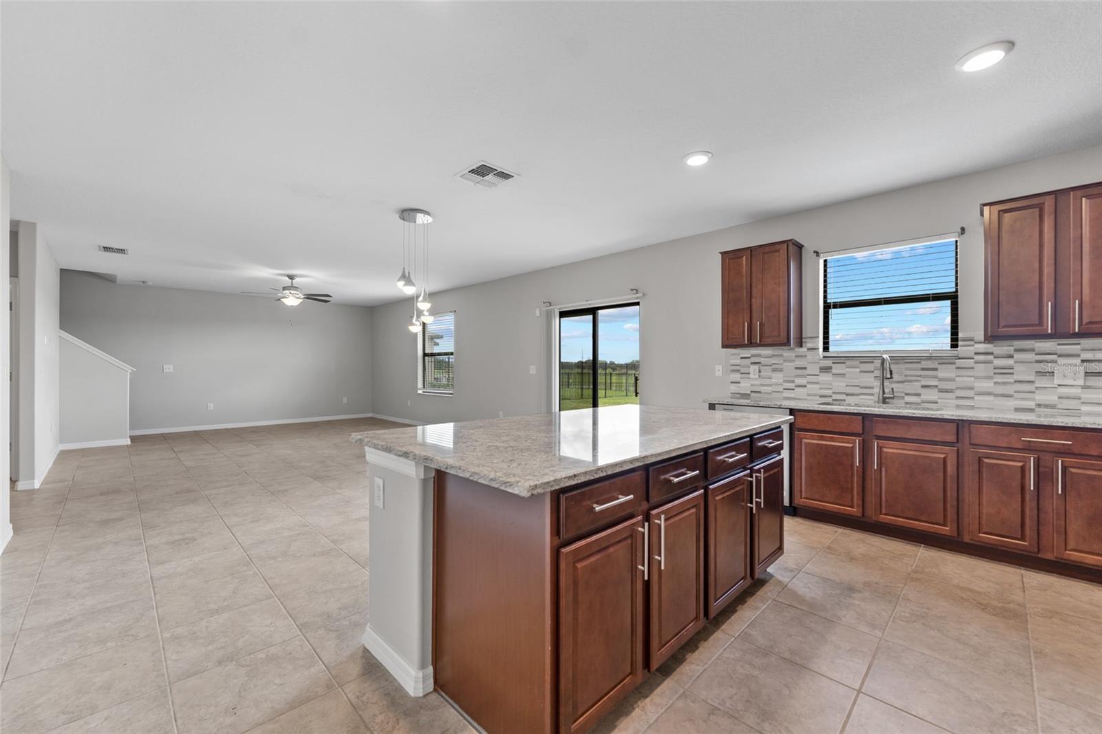 Listing photo id 23 for 9613 Sage Creek Drive