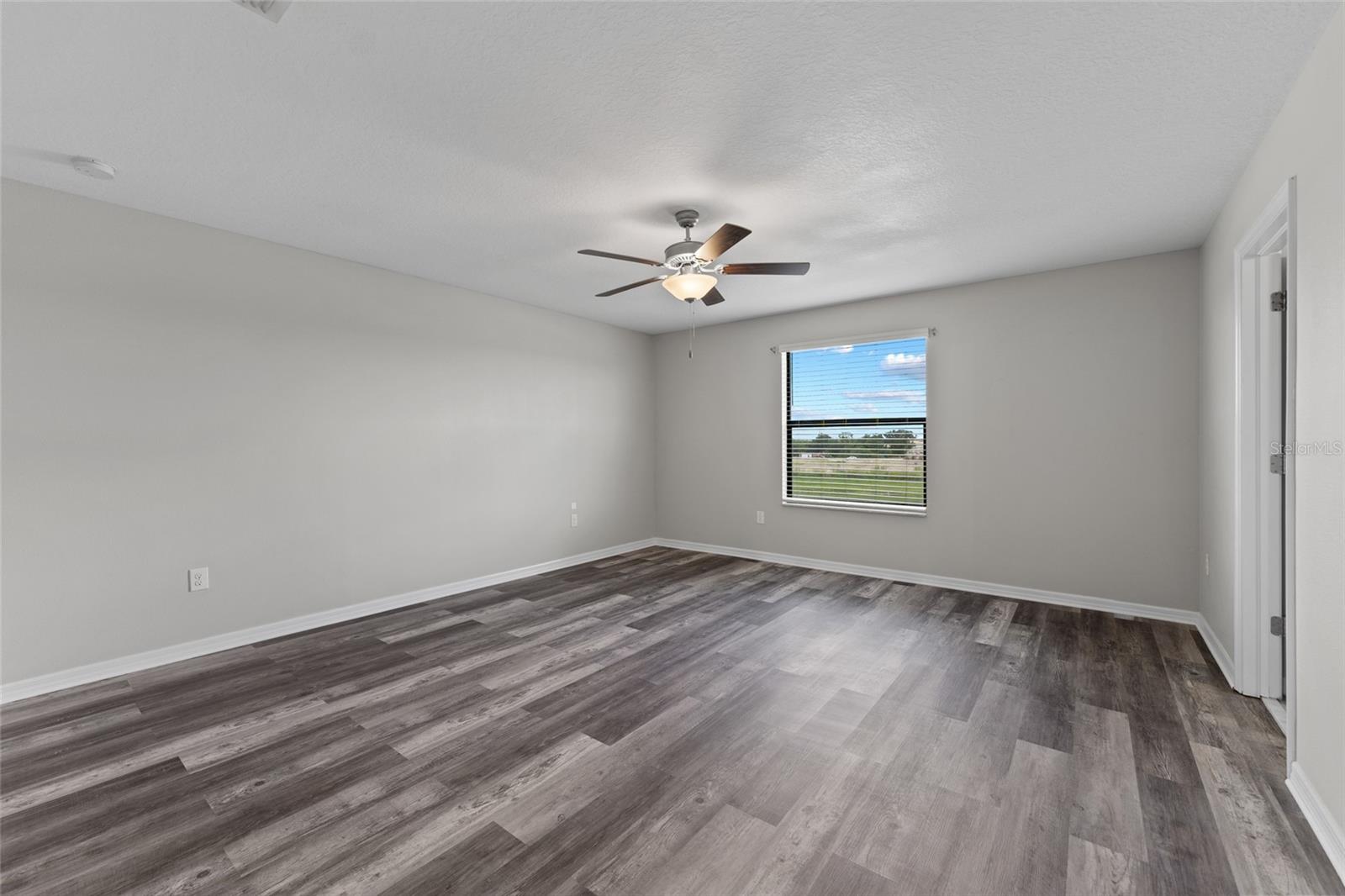 Listing photo id 27 for 9613 Sage Creek Drive