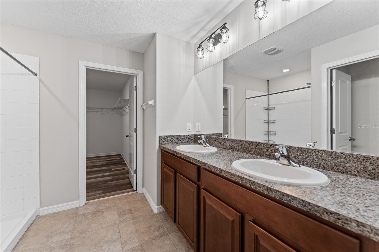 Listing photo id 30 for 9613 Sage Creek Drive