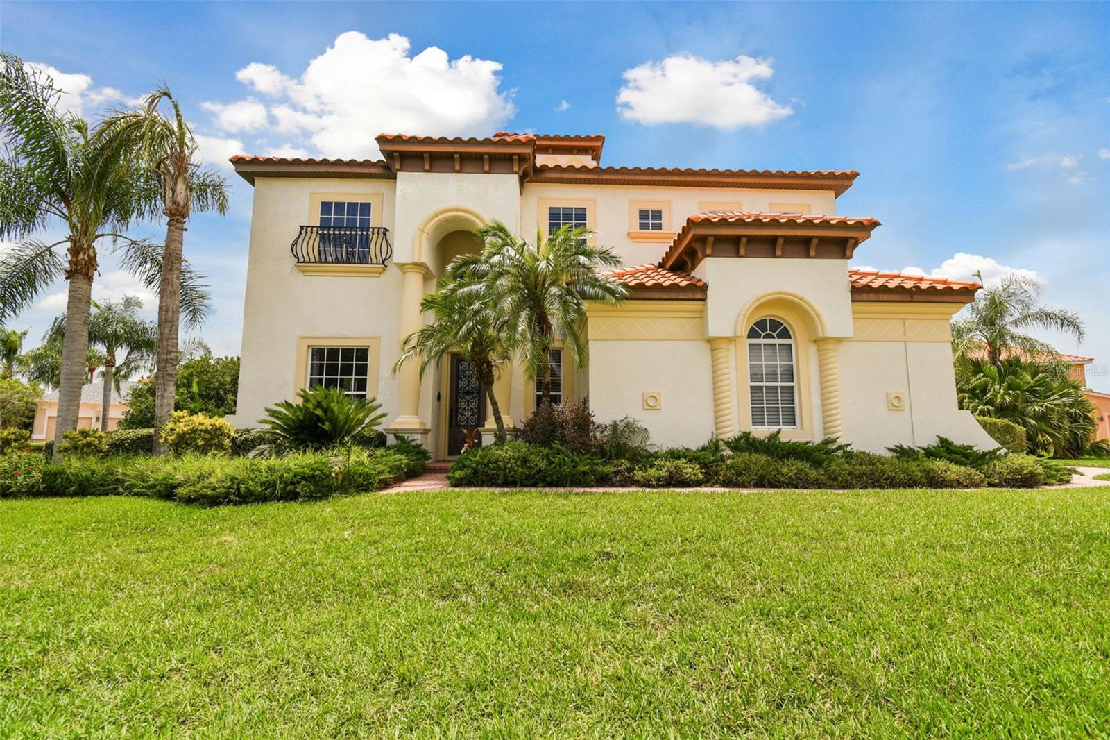 Listing photo id 3 for 10528 Bermuda Isle Drive