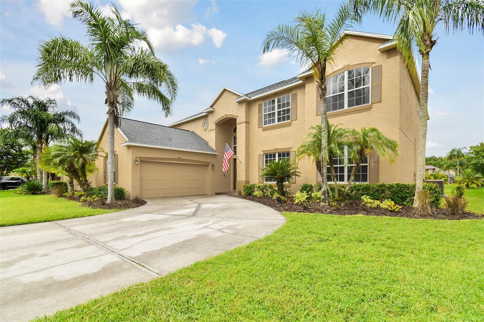 Listing photo id 1 for 26926 Shoregrass Drive