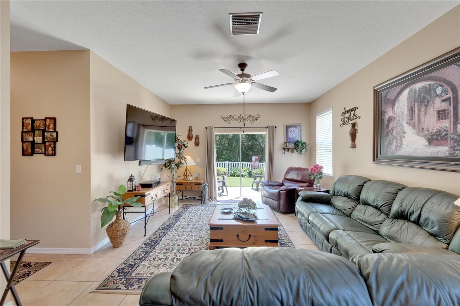 Listing photo id 20 for 2711 Walden Woods Drive