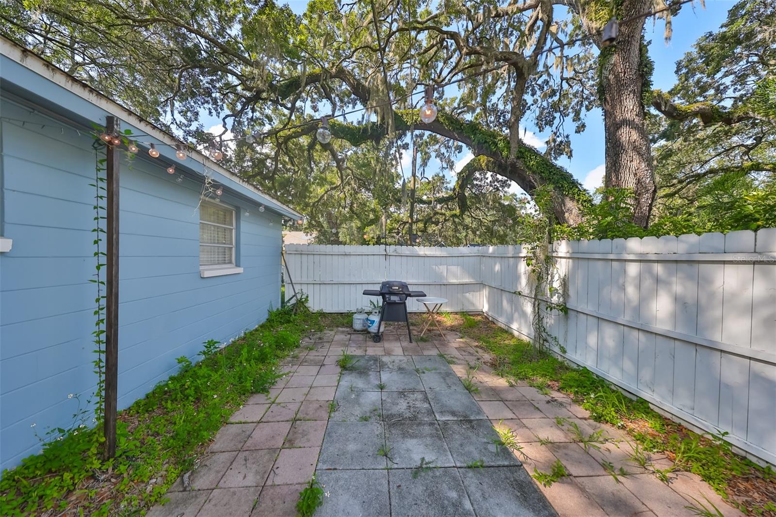 Listing photo id 23 for 1810 Park Circle