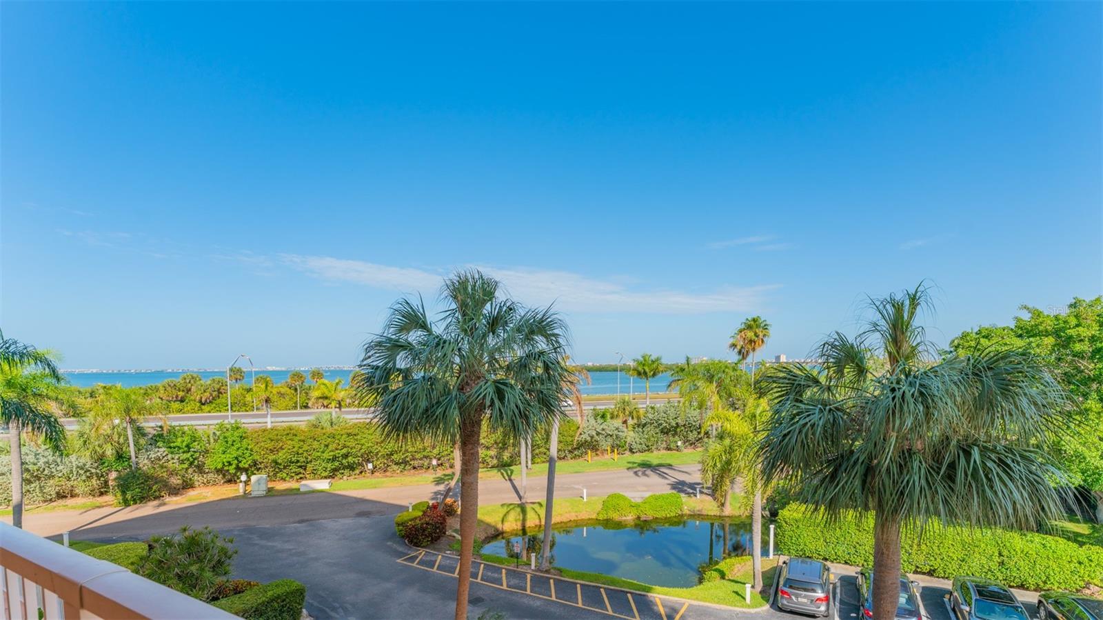 Listing photo id 32 for 7430 Sunshine Skyway Lane S 401