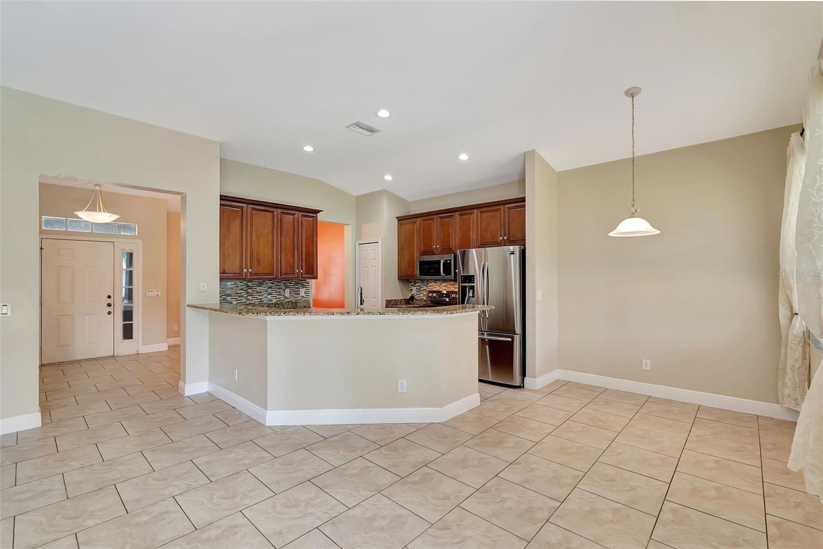 Listing photo id 11 for 10906 Holly Cone Drive