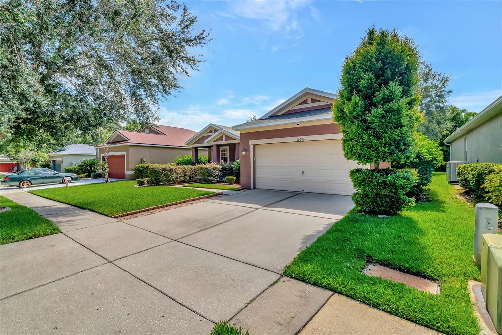 Listing photo id 1 for 10906 Holly Cone Drive