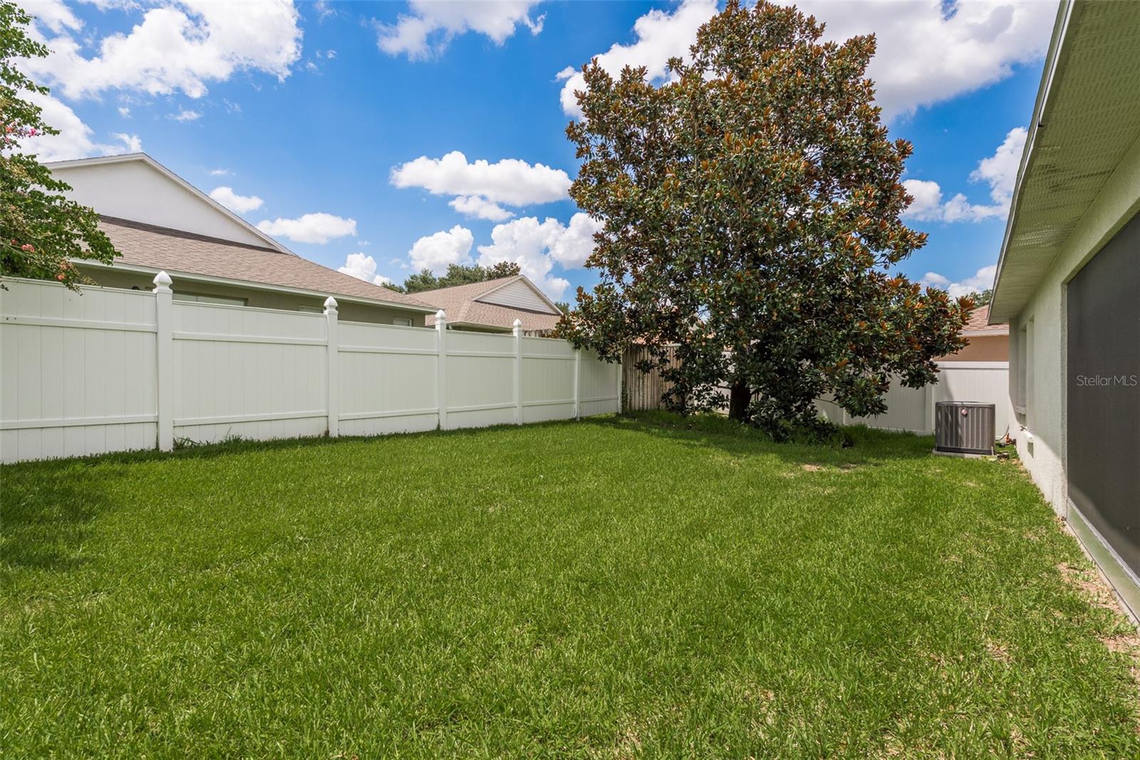 Listing photo id 25 for 730 Straw Lake Drive