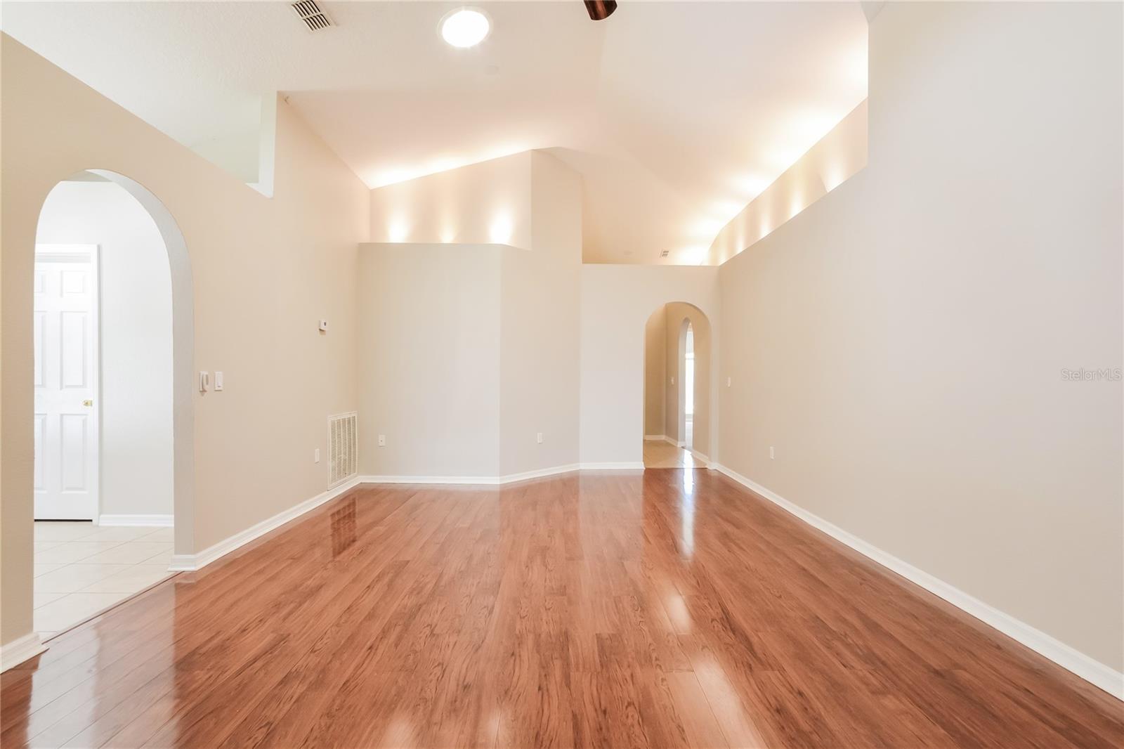Image 3 of 24 For 31817 Sunpark Circle