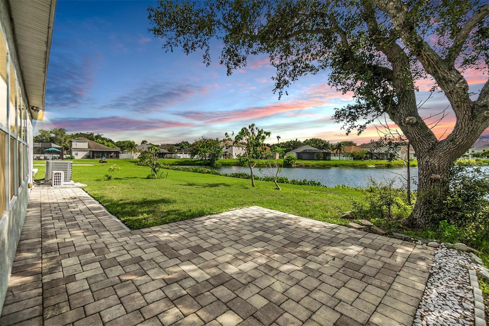 Listing photo id 33 for 1963 Fruitridge Street