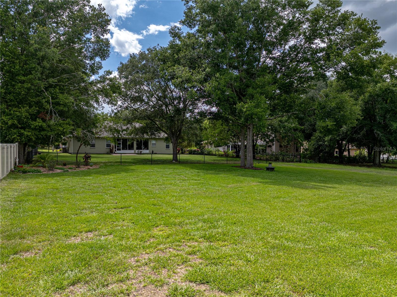 Listing photo id 62 for 11521 Pine Hollow Way