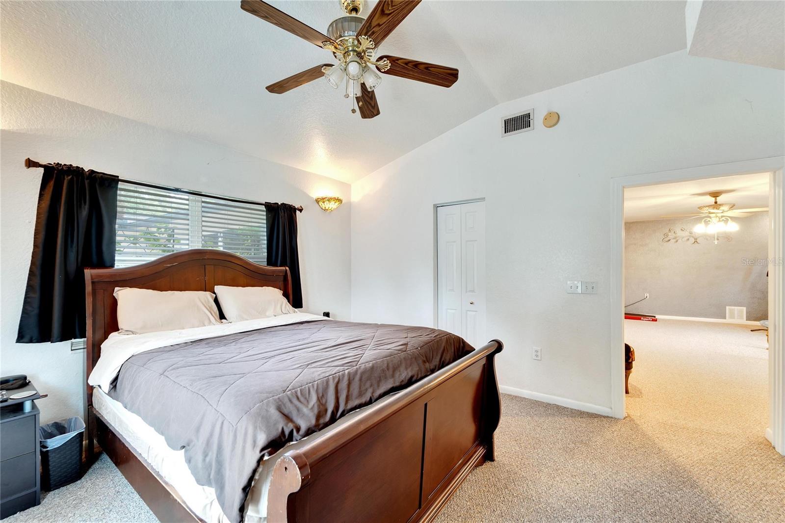 Listing photo id 39 for 806 Fig Tree Lane