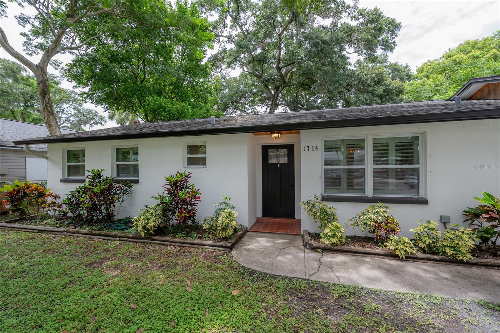 Listing photo id 36 for 1714 Fern Street