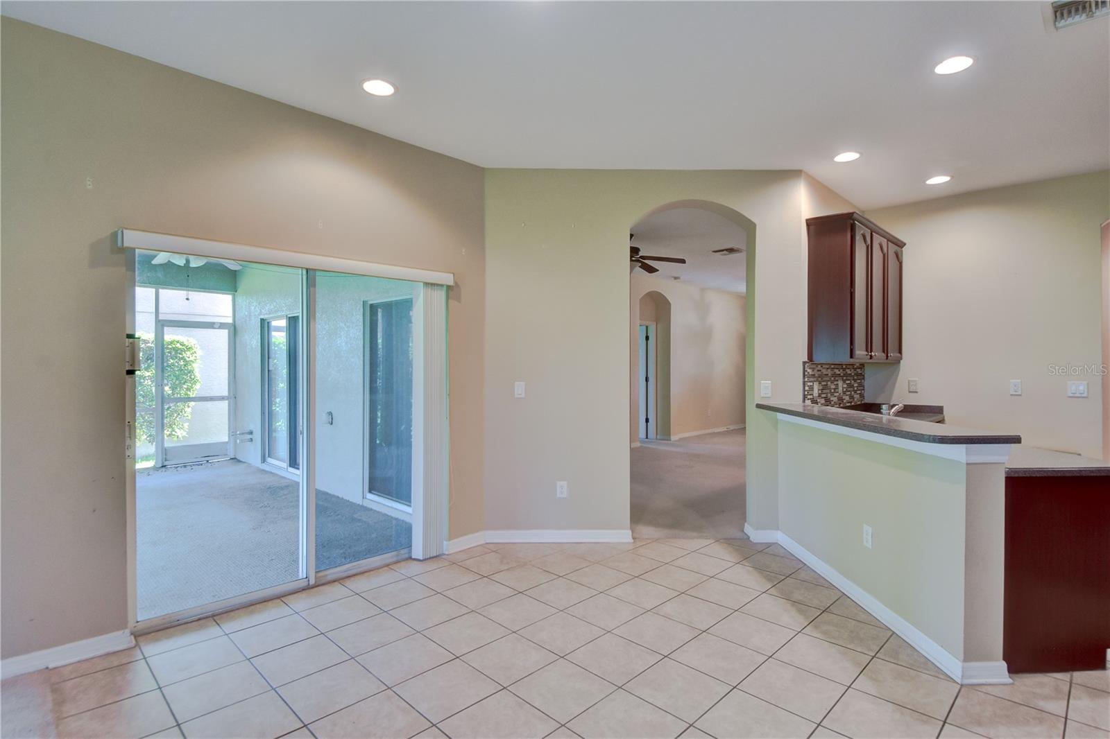 Listing photo id 11 for 1438 Emerald Hill Way