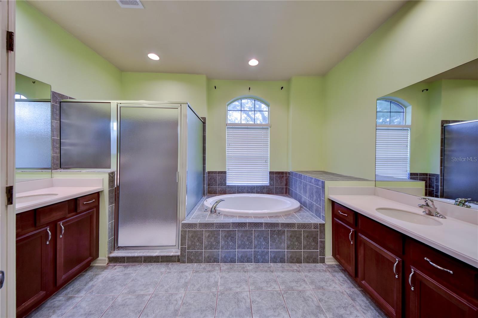 Listing photo id 22 for 1438 Emerald Hill Way