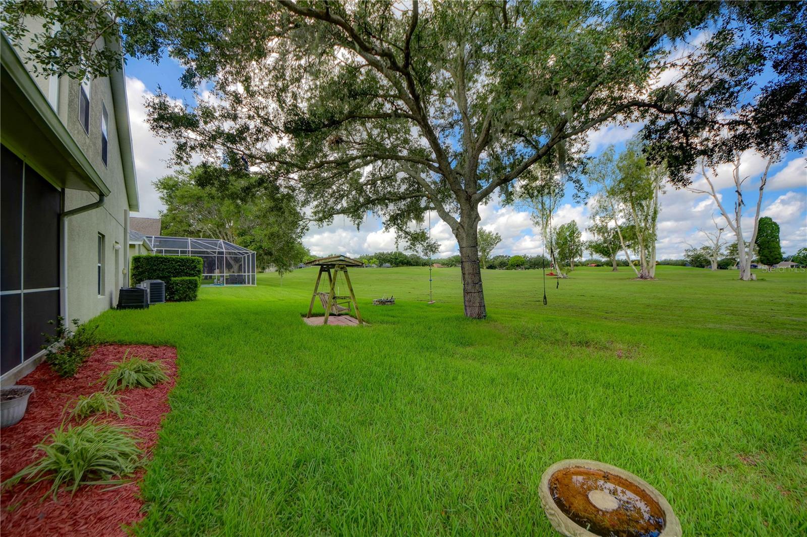 Listing photo id 41 for 1438 Emerald Hill Way