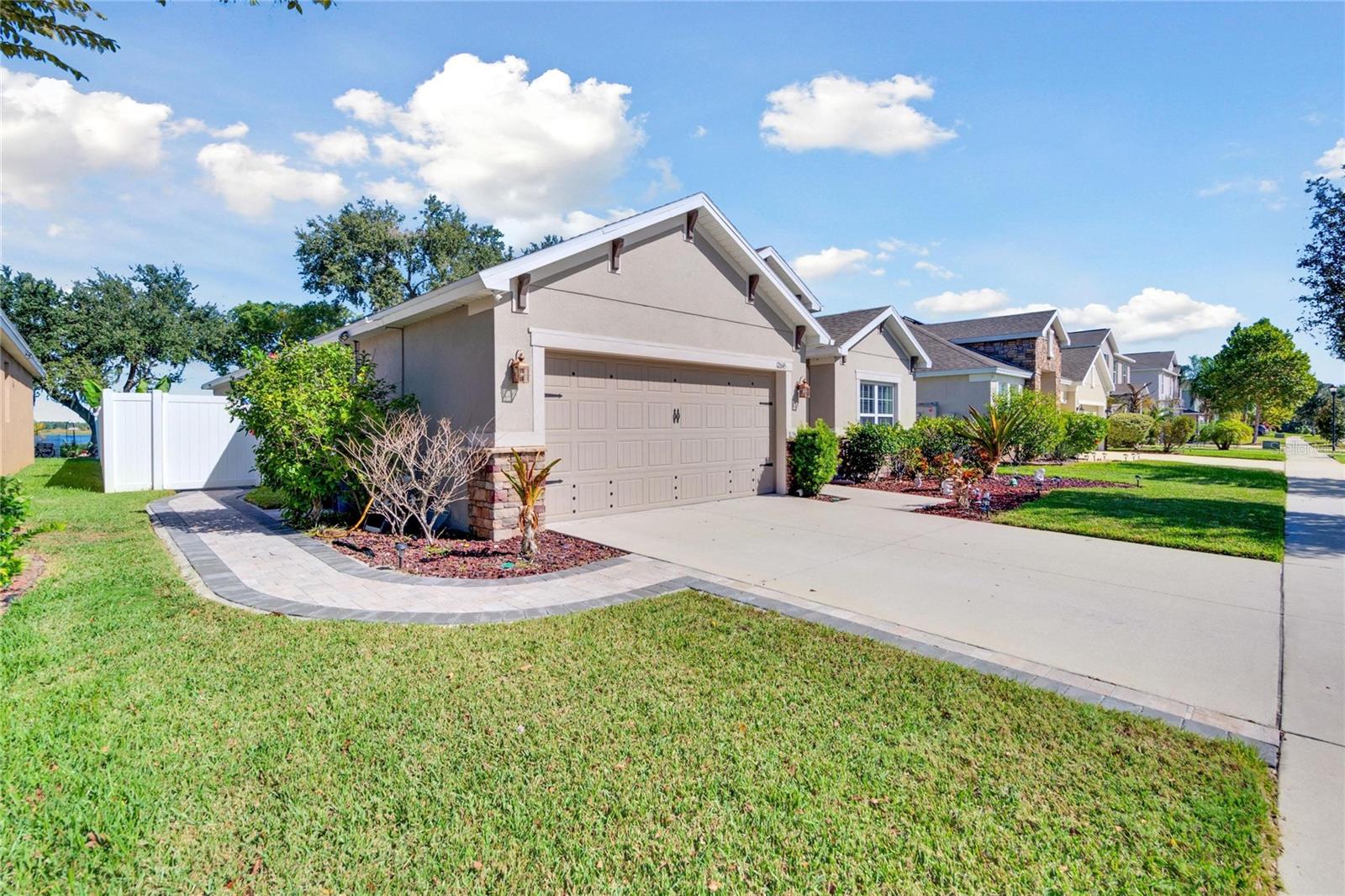 Listing photo id 5 for 12645 Flatwood Creek Drive