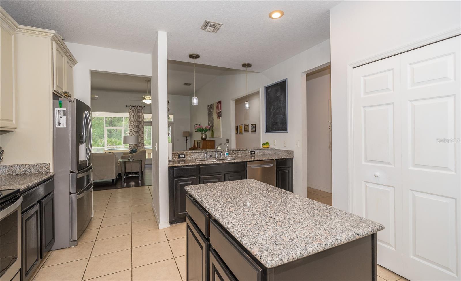 Listing photo id 10 for 11933 Pasco Trails Boulevard