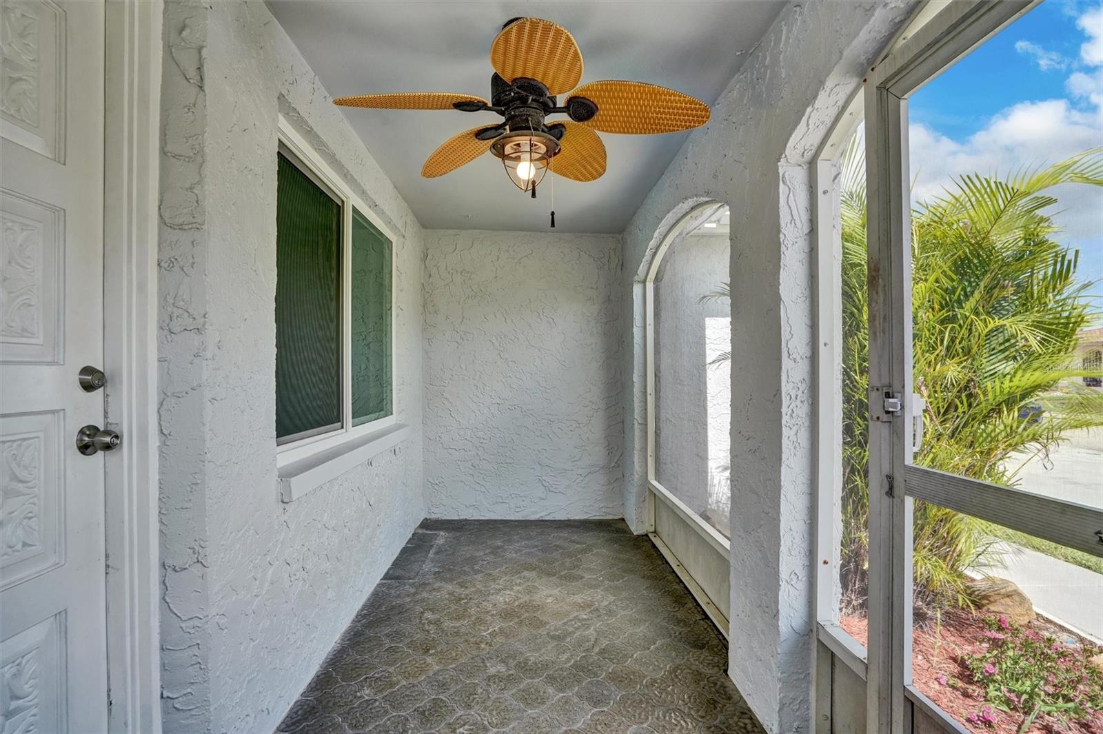 Listing photo id 2 for 7420 Castanea Drive