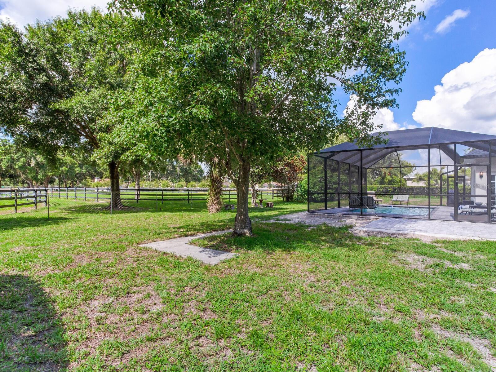 Listing photo id 57 for 14324 Wadsworth Drive