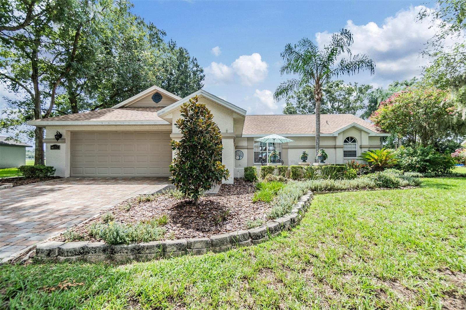 Listing photo id 14 for 6132 Silver Oaks Drive