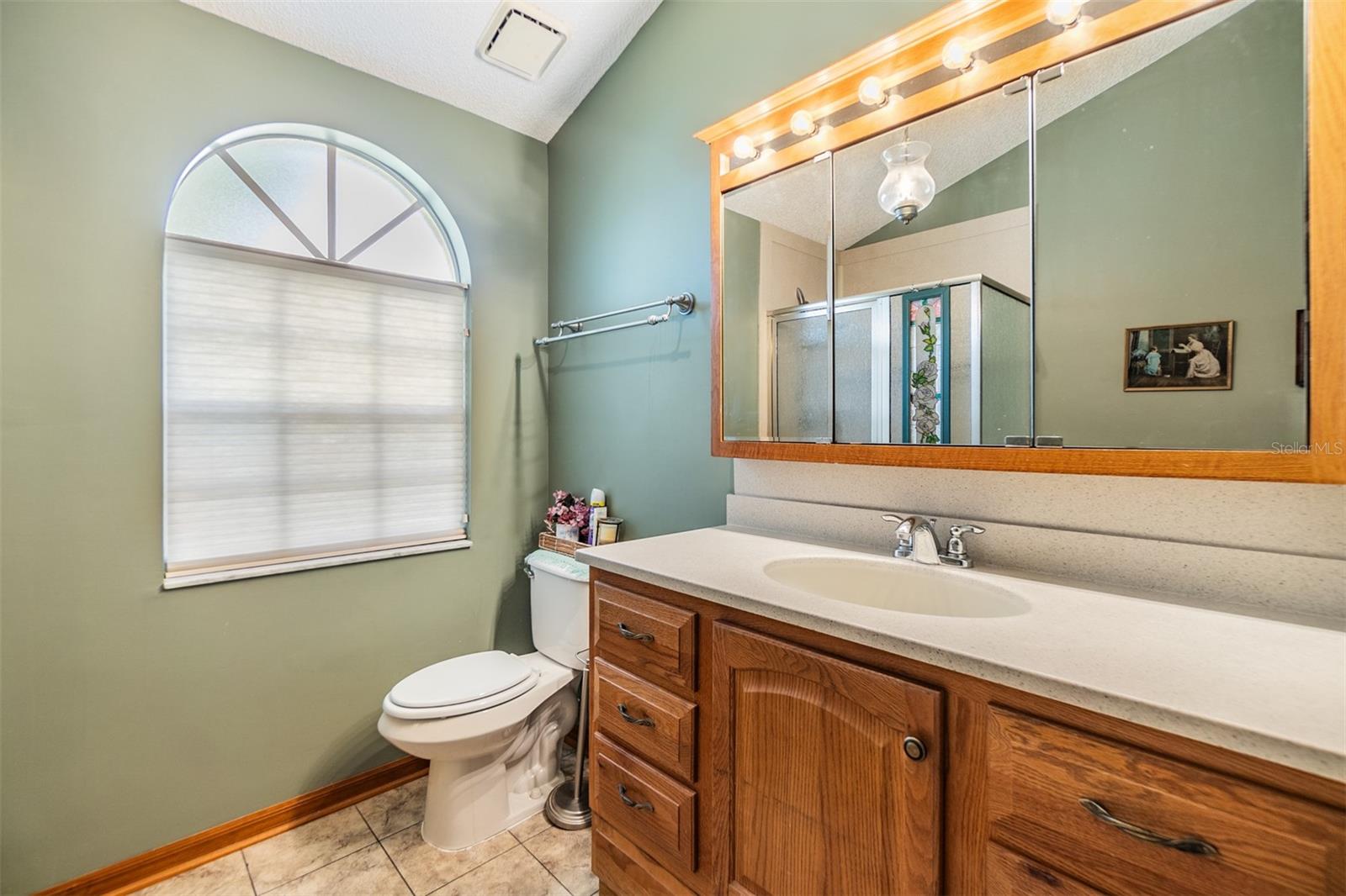 Listing photo id 21 for 6132 Silver Oaks Drive