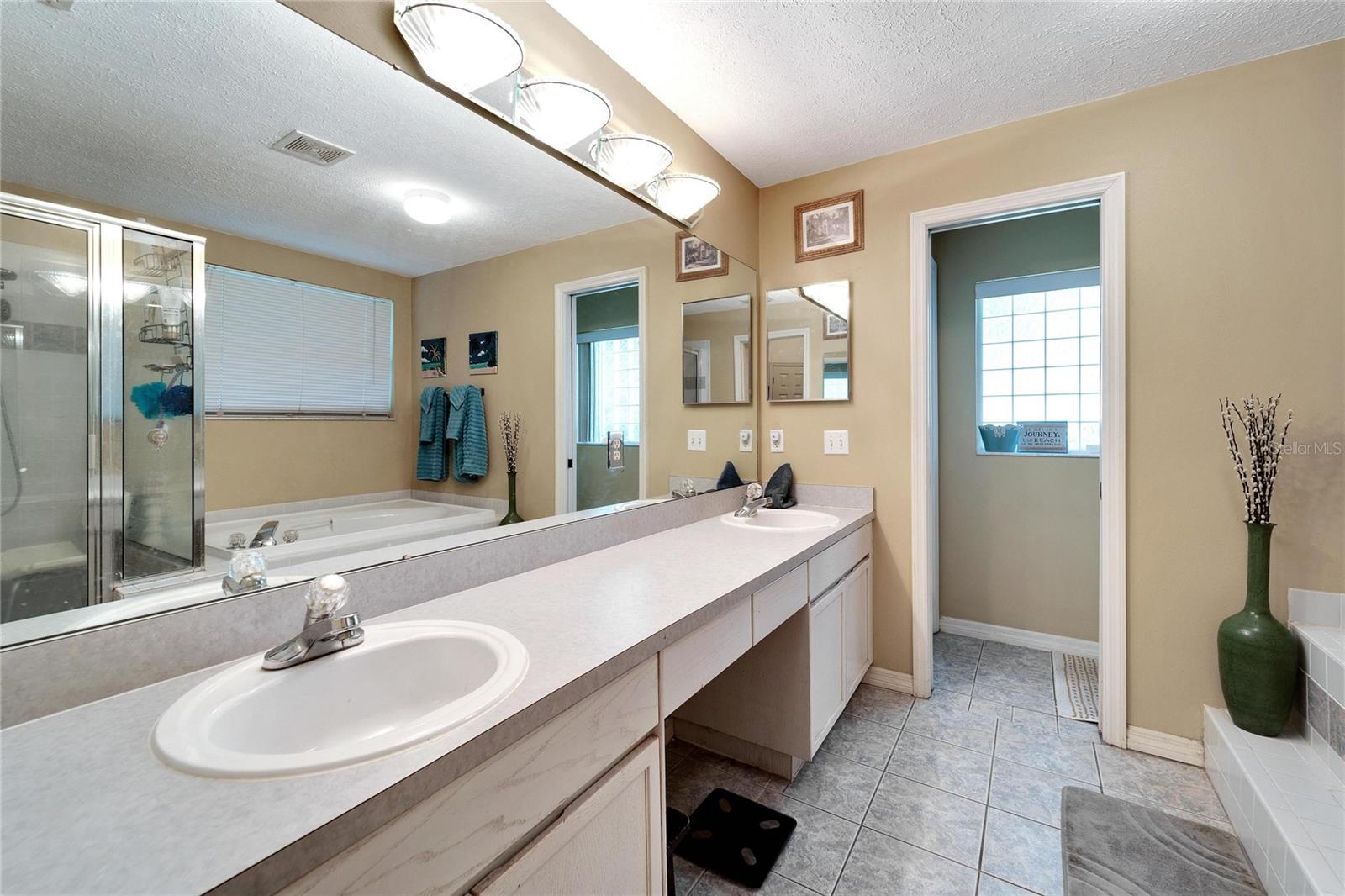 Listing photo id 33 for 12204 Bass Oak Court