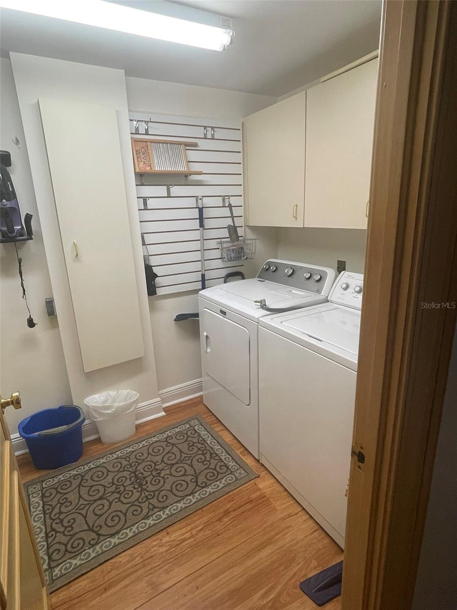 Listing photo id 24 for 3435 Bayshore Boulevard E 400