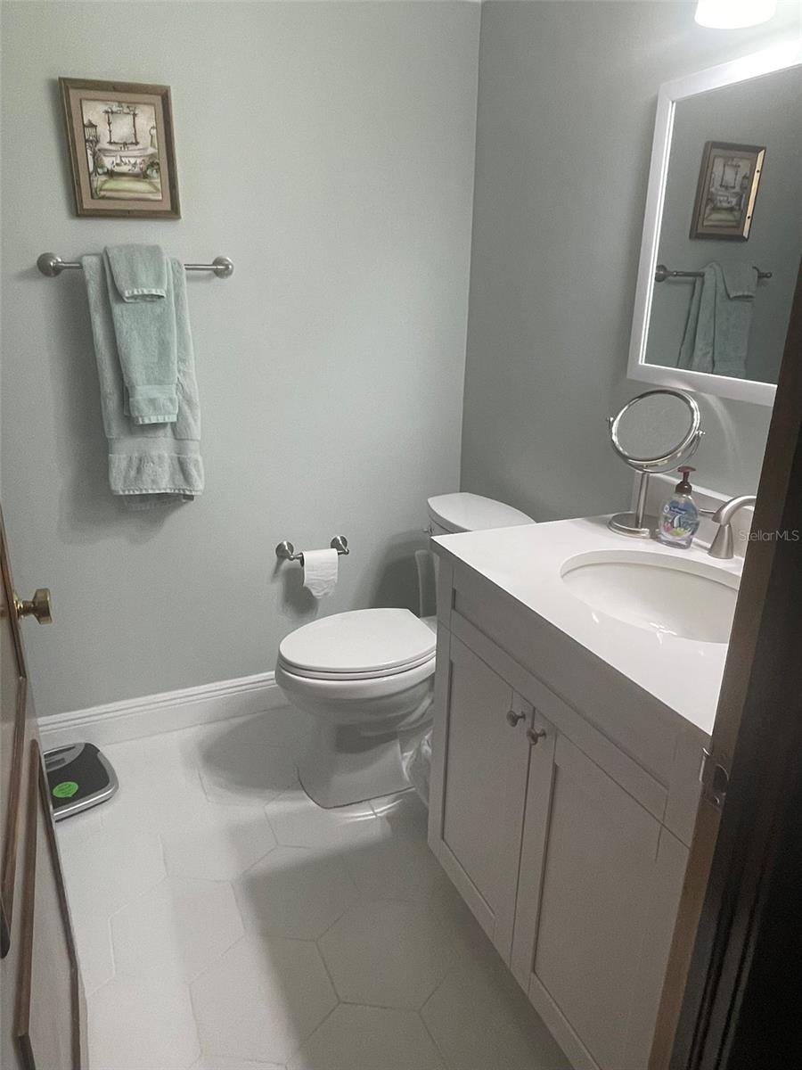 Listing photo id 26 for 3435 Bayshore Boulevard E 400