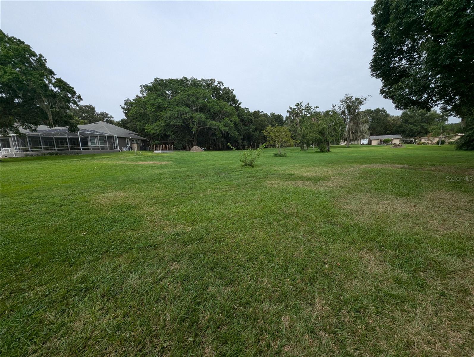 Listing photo id 25 for 18302 Hanna Road