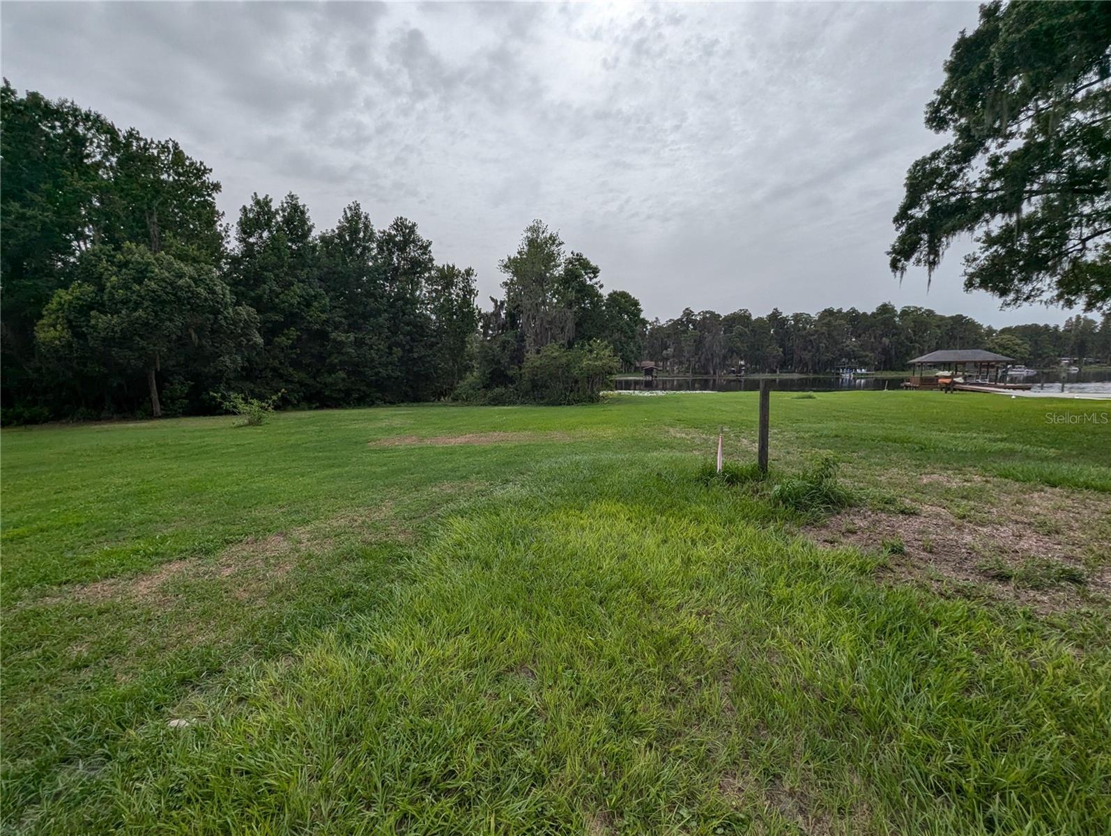 Listing photo id 31 for 18302 Hanna Road