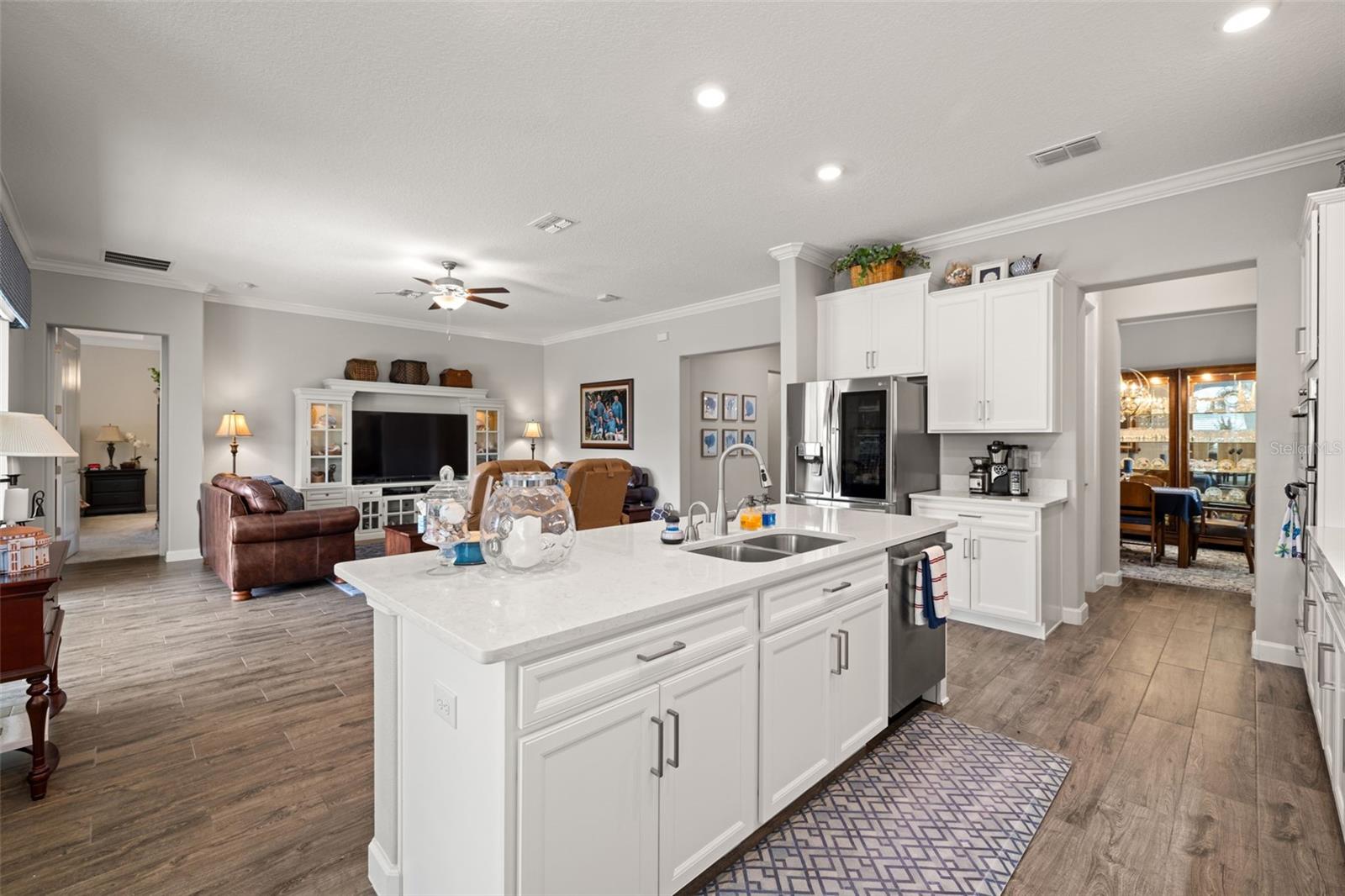 Listing photo id 29 for 16938 Scuba Crest Street